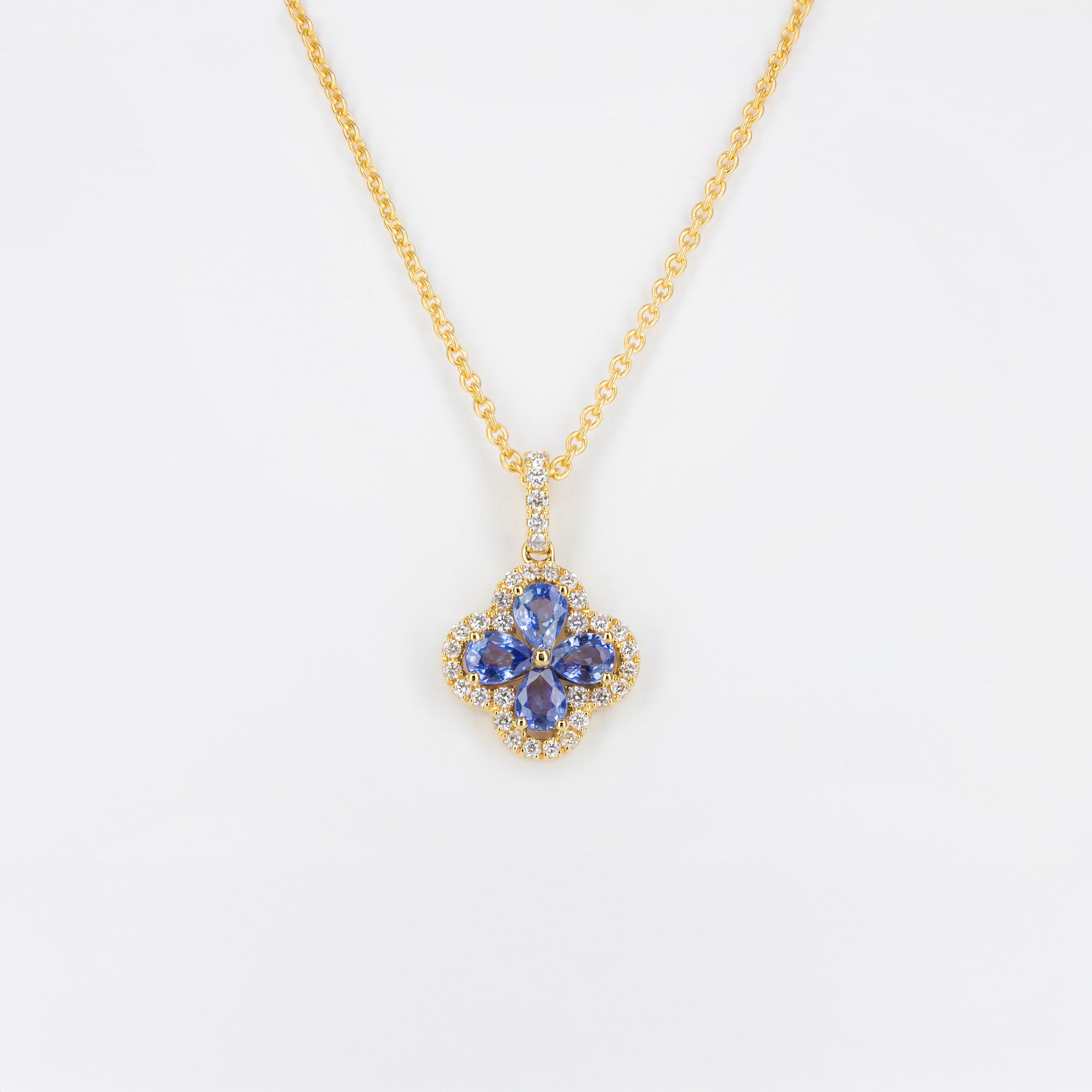 Collier or jaune orné de saphirs