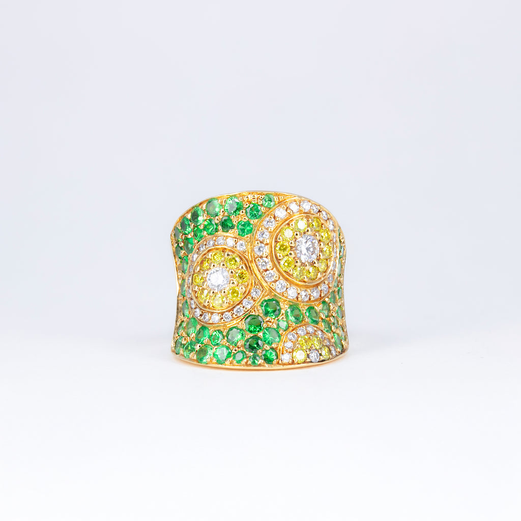 Bague tsavorites diamants et diamants jaunes