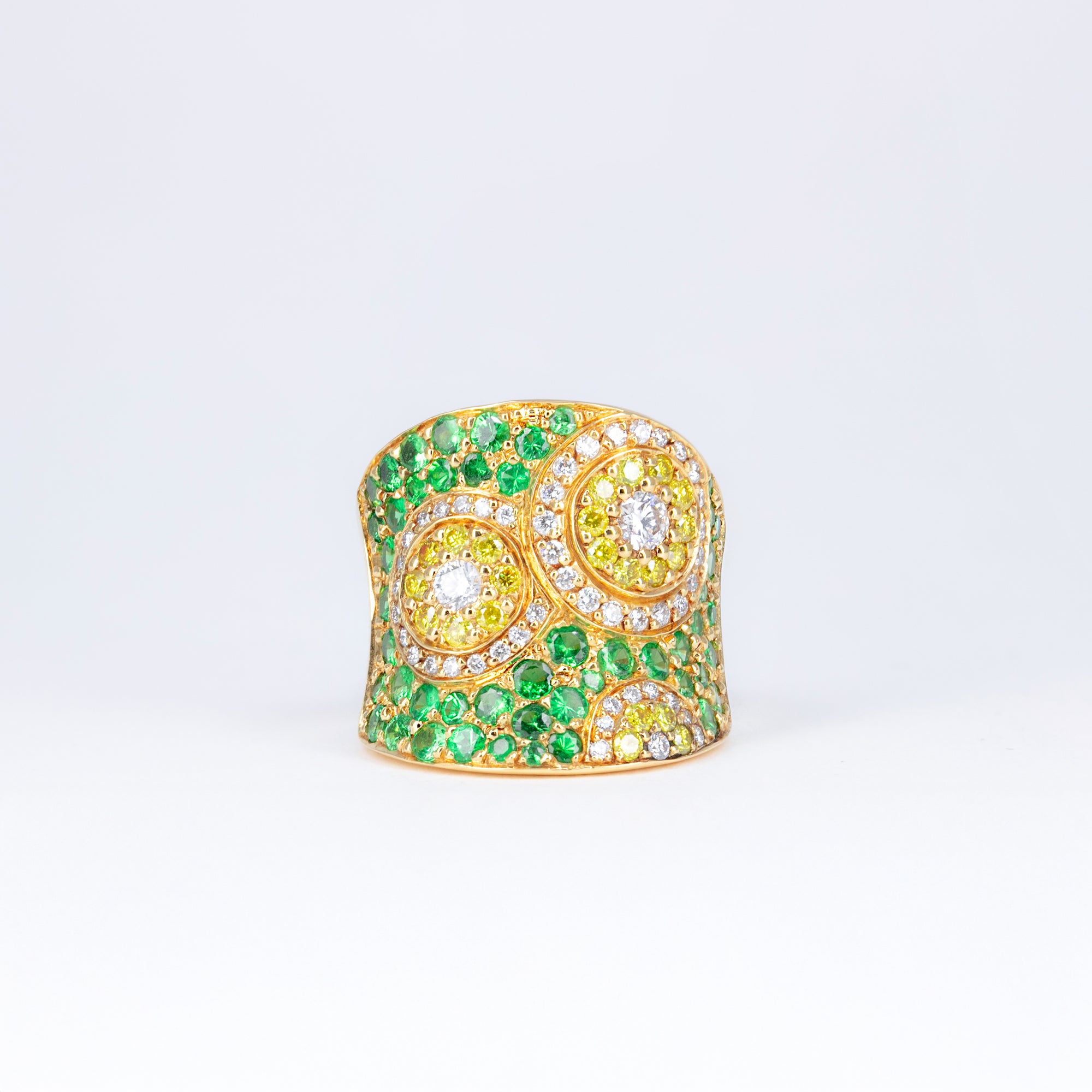 Bague tsavorites diamants et diamants jaunes