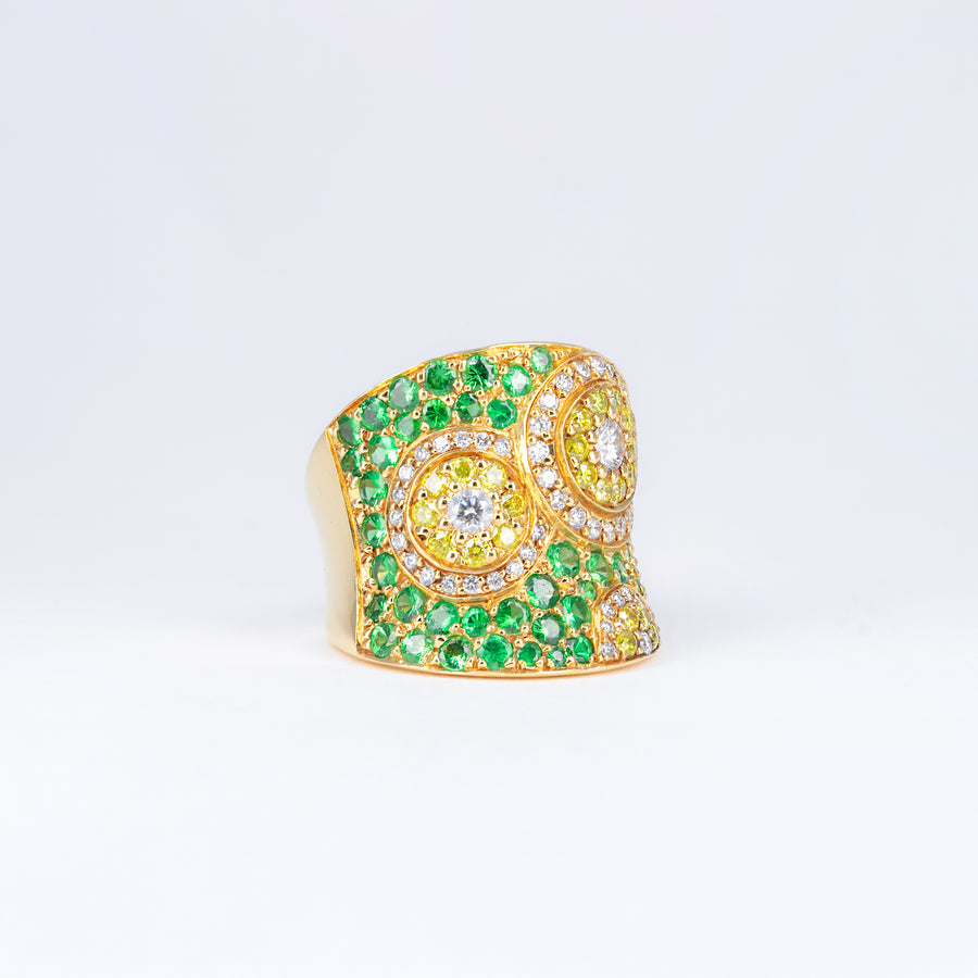 Bague tsavorites diamants et diamants jaunes
