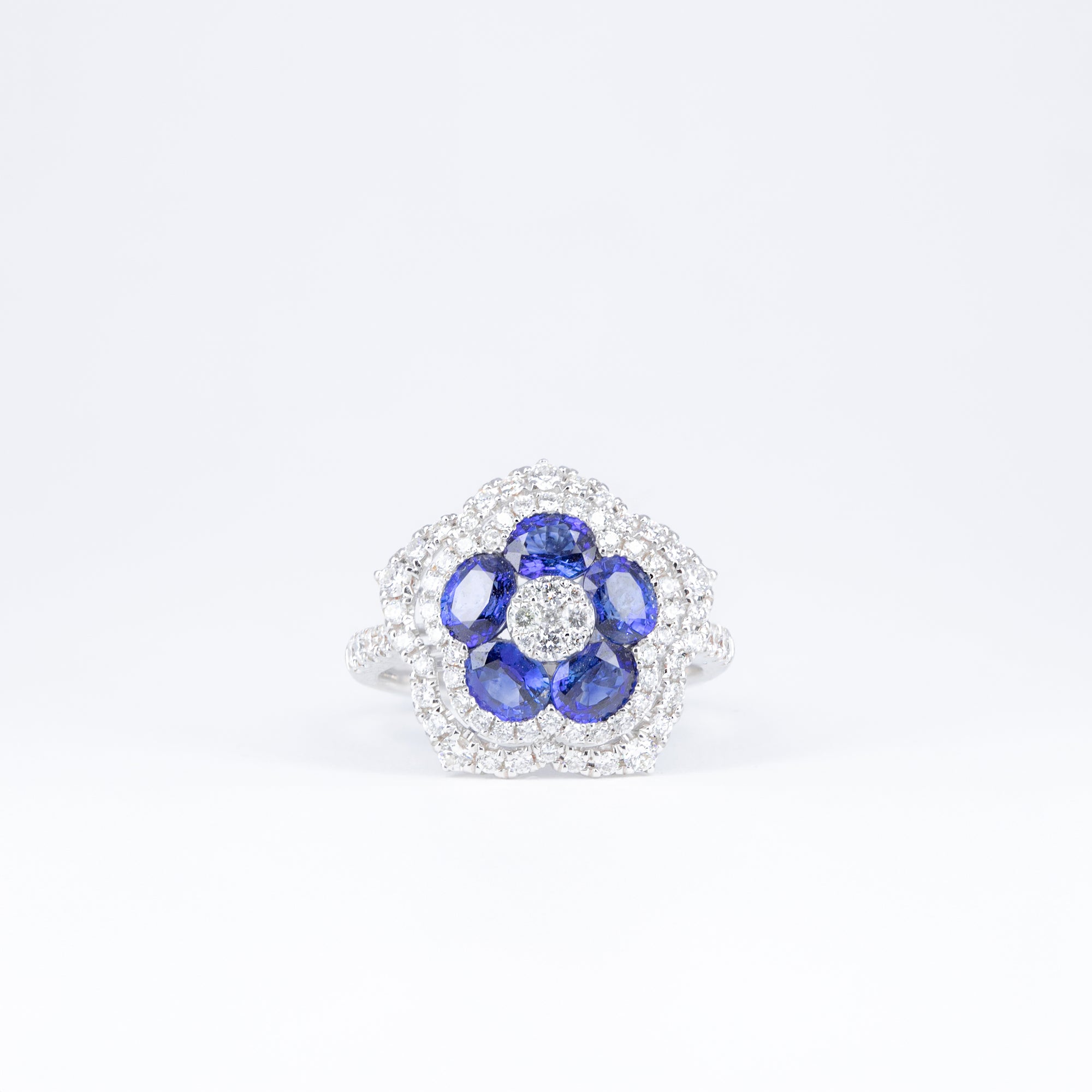 Bague saphirs bleus et diamants