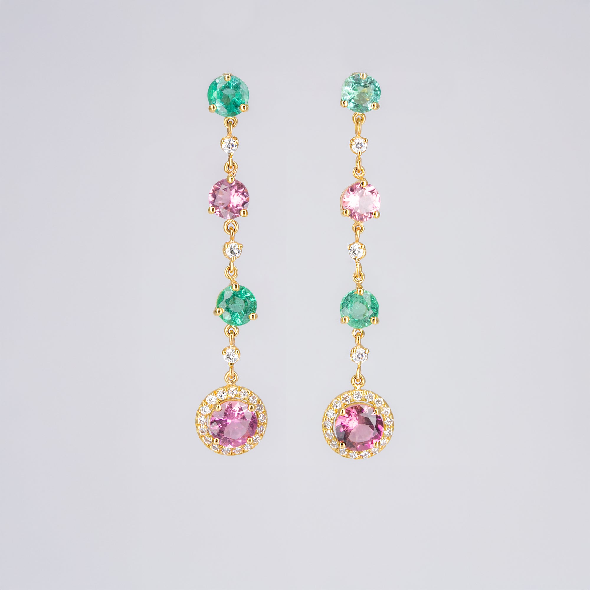 Boucles d’oreilles  émeraudes, tourmalines et diamants