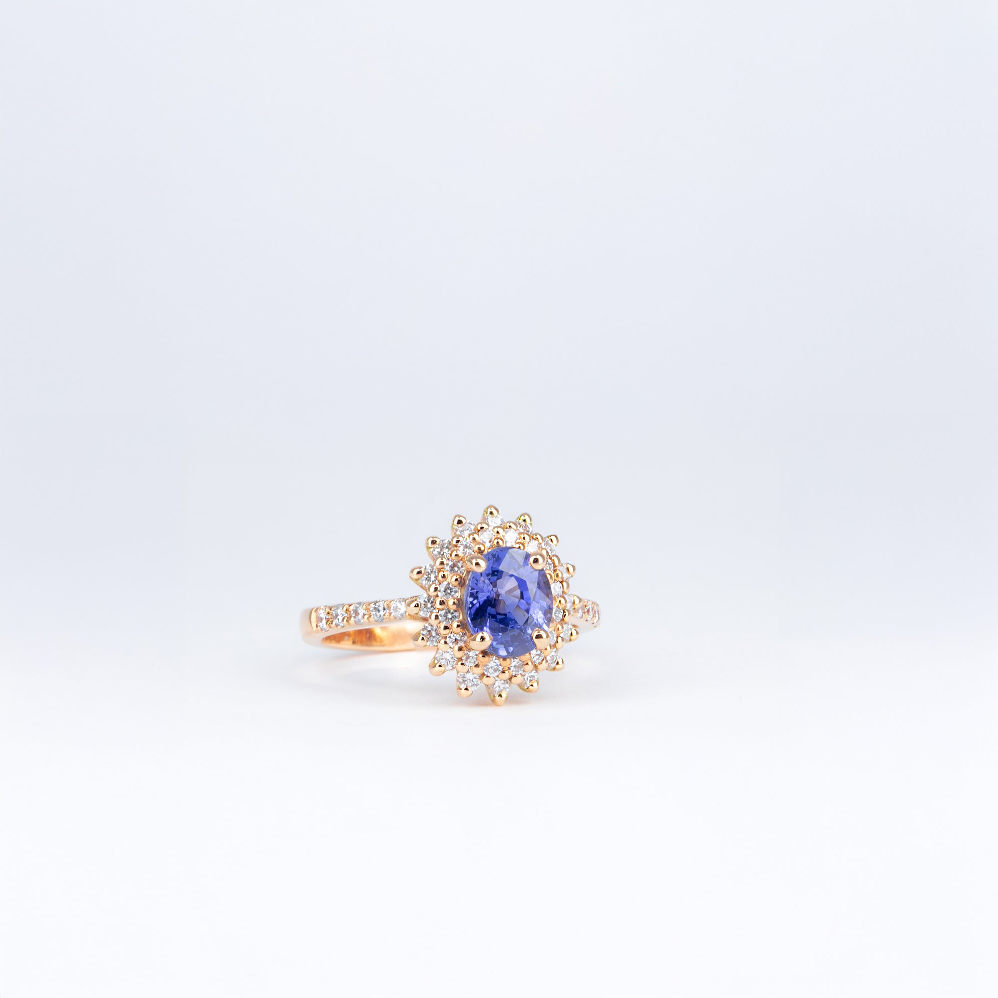 Bague saphir bleu et diamants