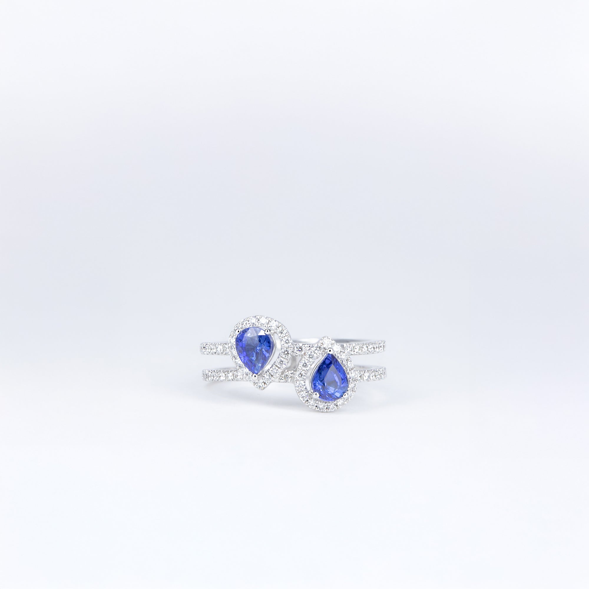 Bague toi et moi saphirs bleus et diamants