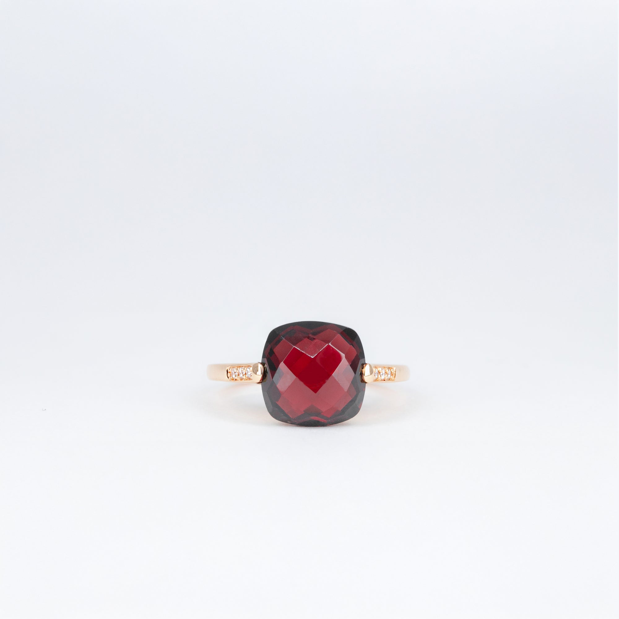 Bague grenat coussin et diamants