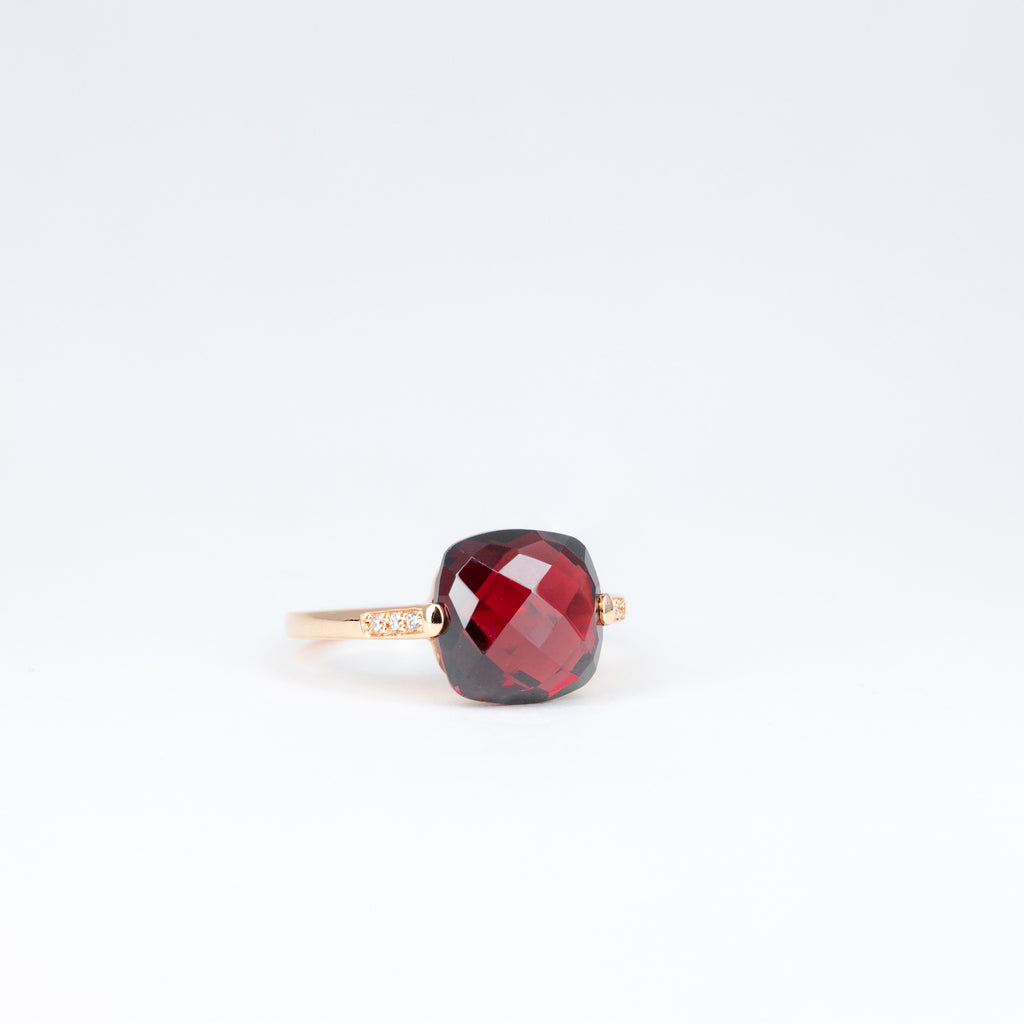 Bague grenat coussin et diamants