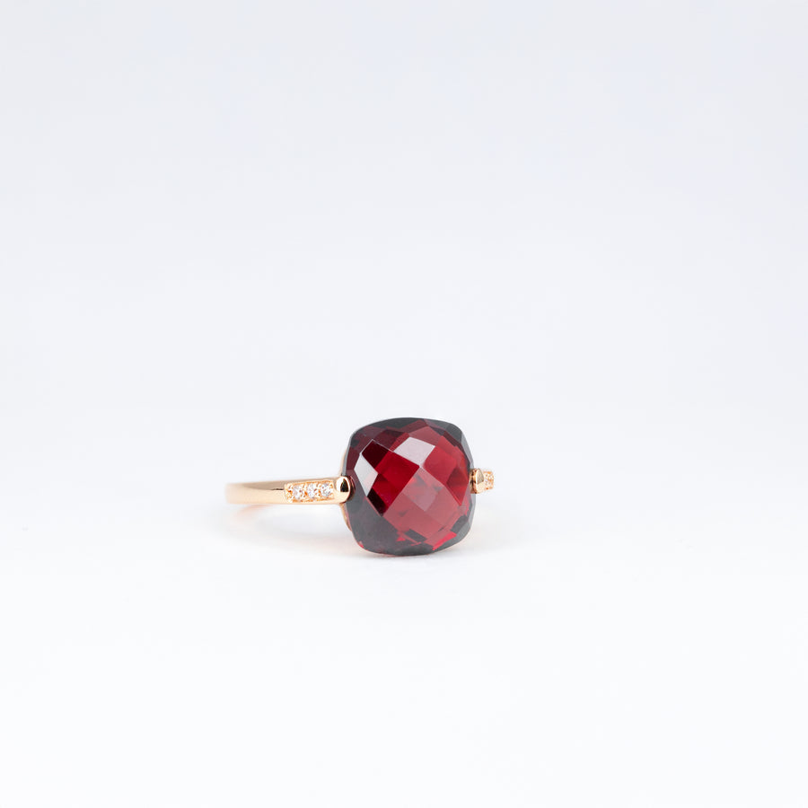Bague grenat coussin et diamants