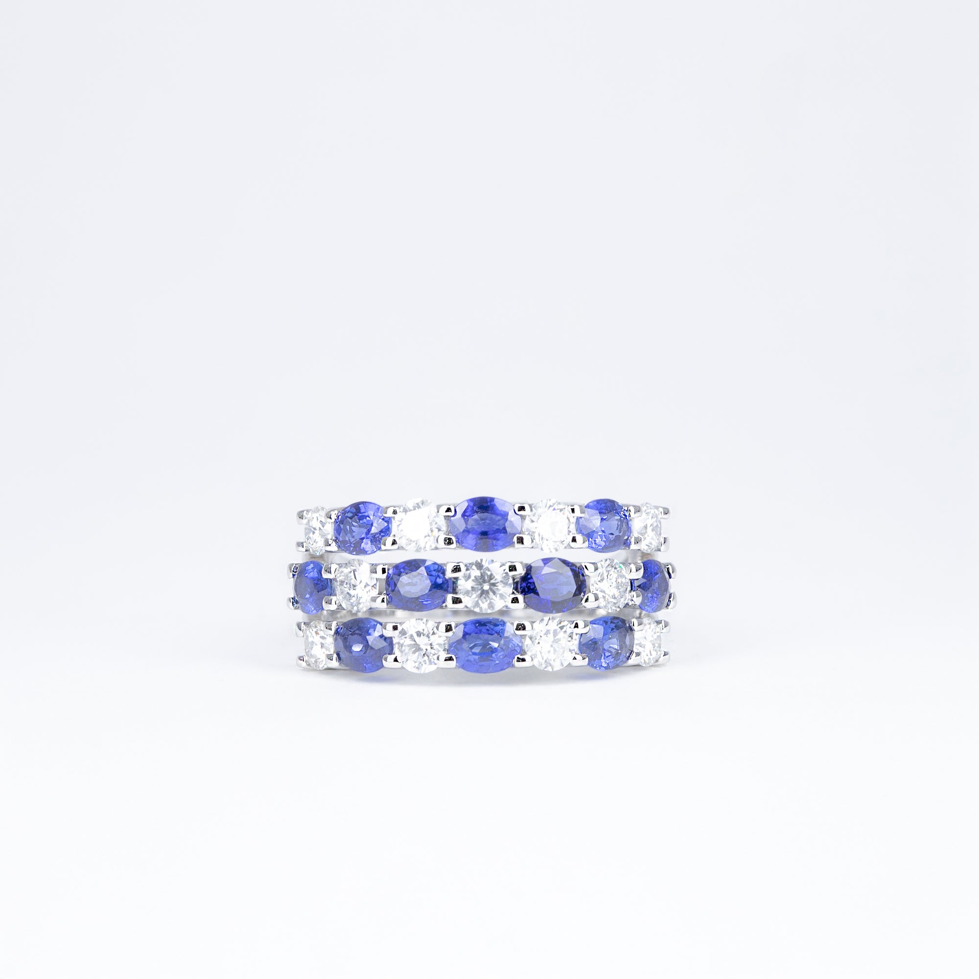 Bague saphirs bleus et diamants ajourée