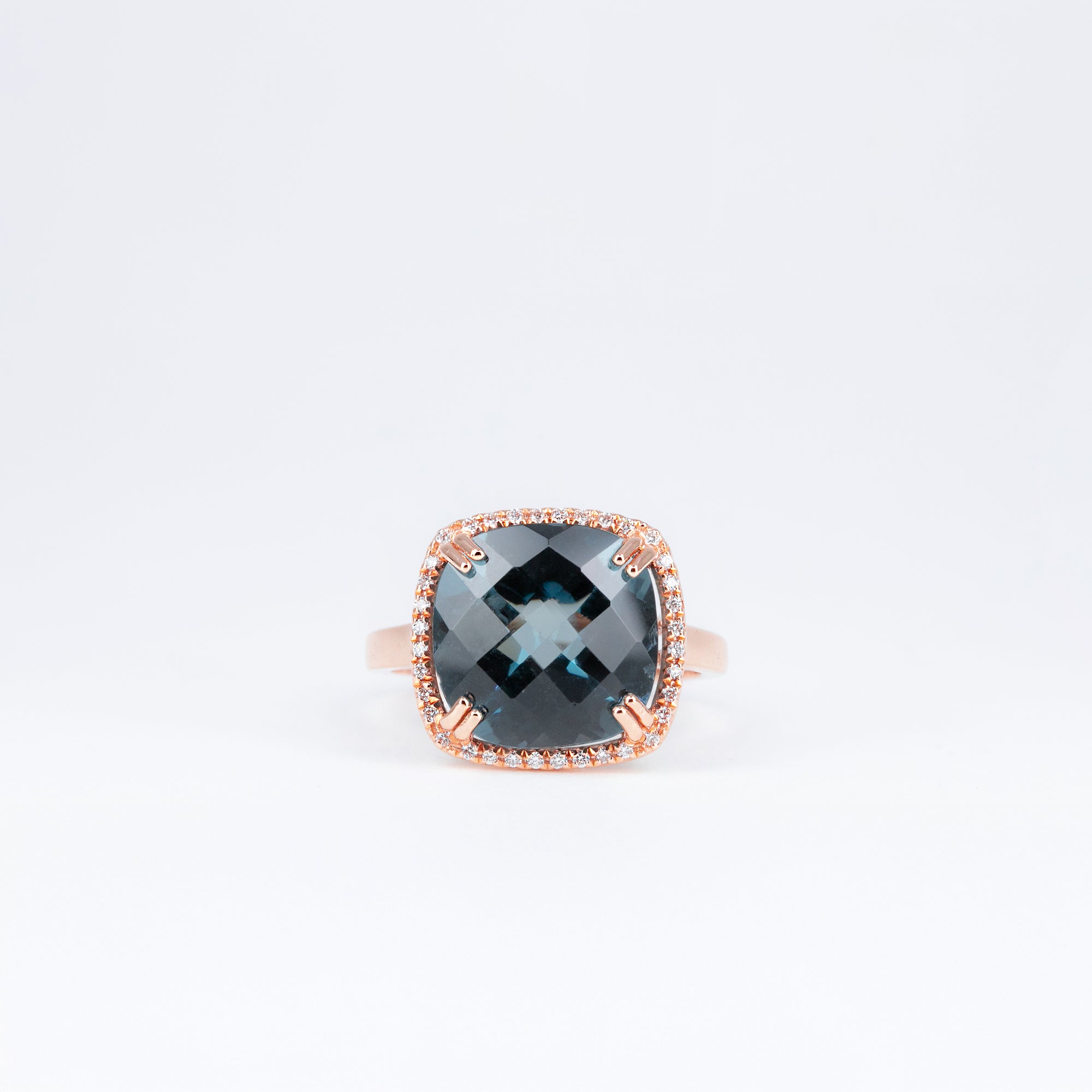 Bague topaze London Blue coussin et diamants