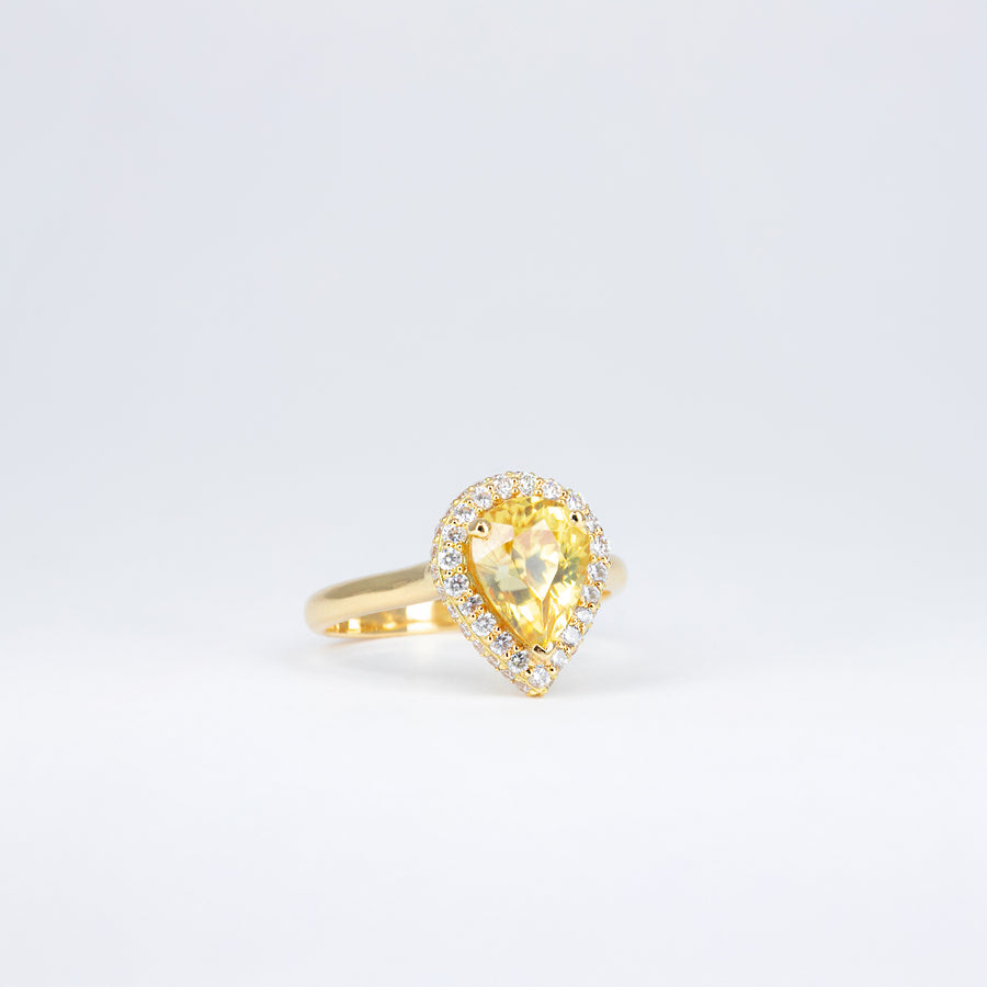 Bague zircon jaune taille poire et diamants