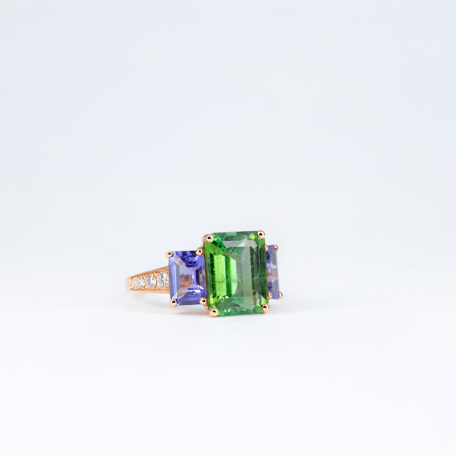 Bague or rose tourmaline verte, tanzanites et diamants
