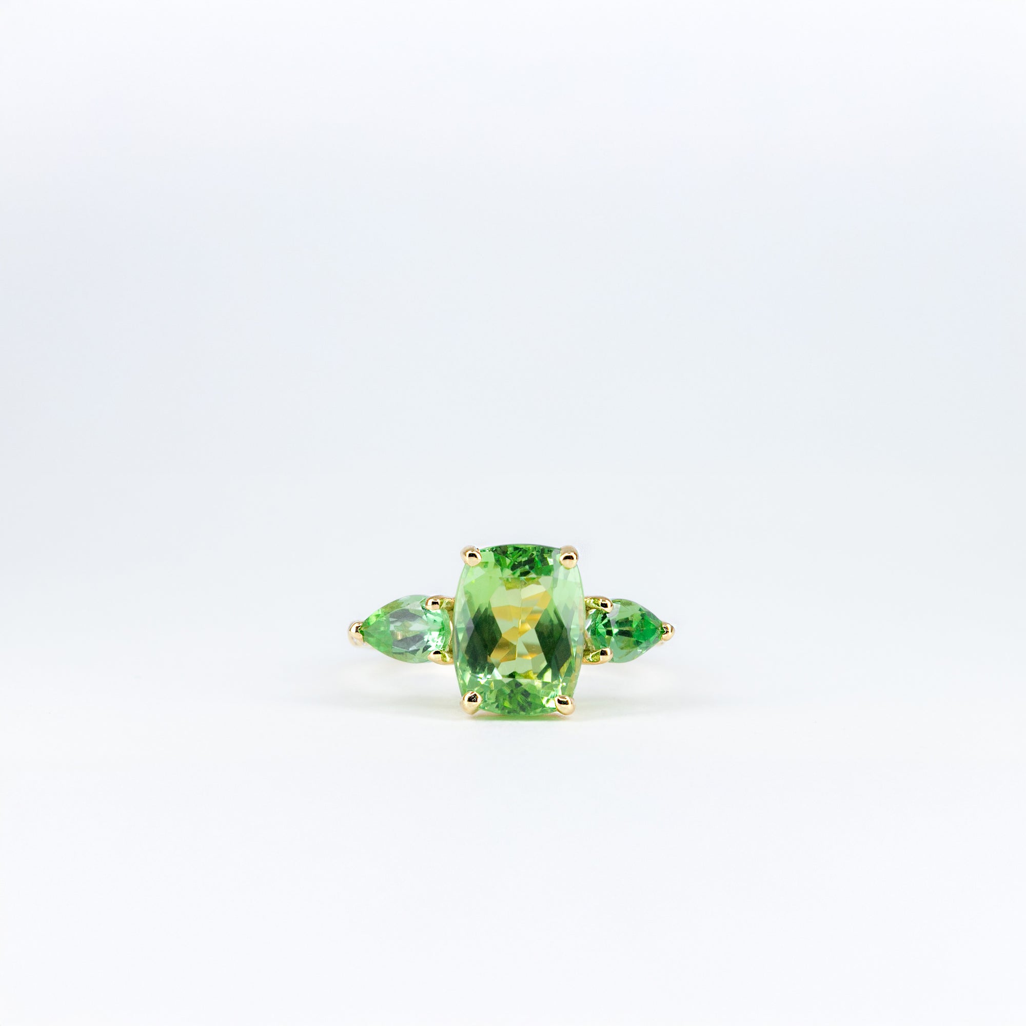 Bague or jaune tourmaline verte et diamants