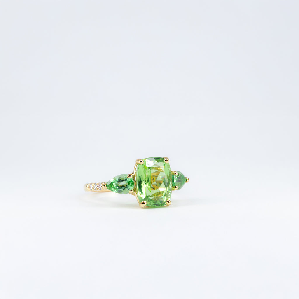 Bague or jaune tourmaline verte et diamants