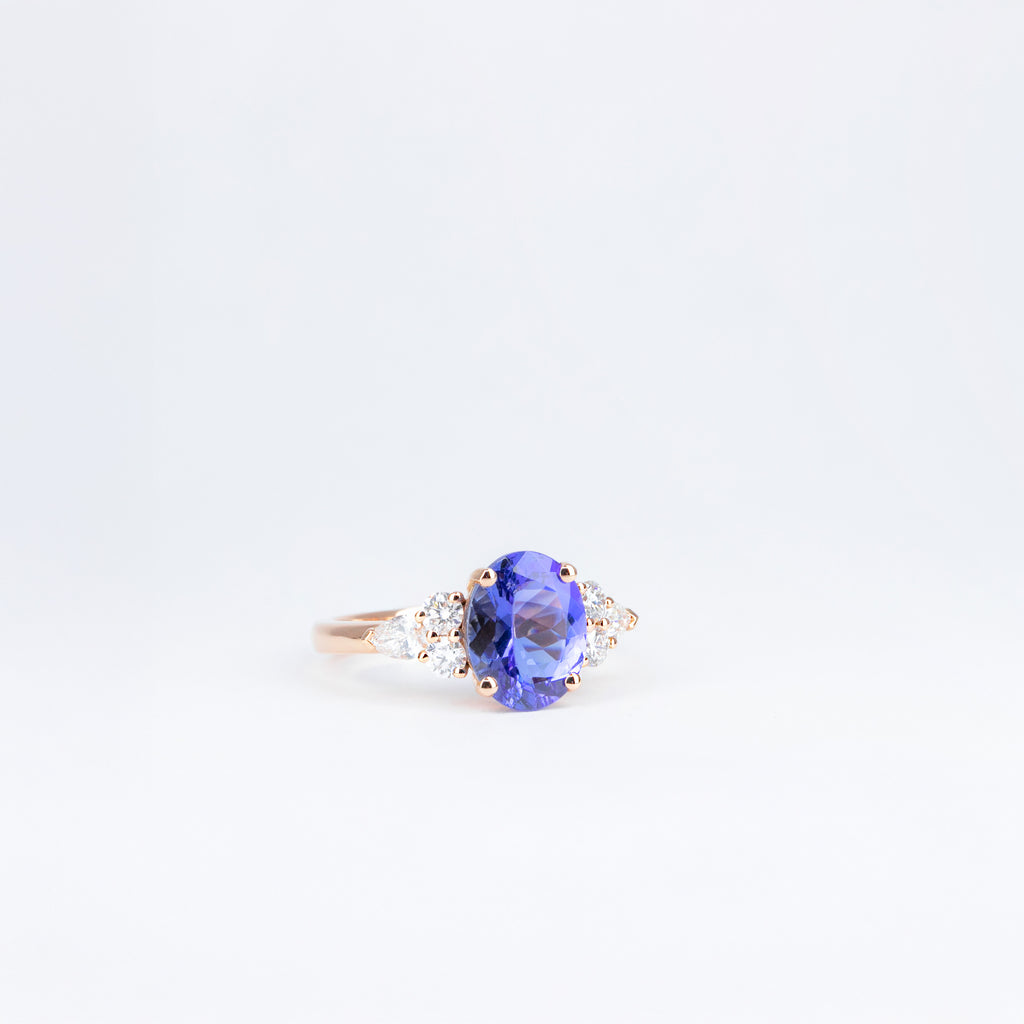 Bague tanzanite ovale et diamants