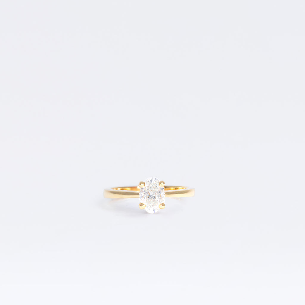 Bague diamant ovale en or jaune modèle 67658, vue de face
