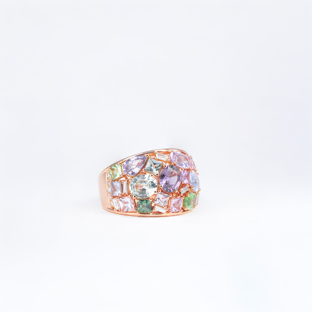 Bague large en or rose 18K sertie de saphirs roses et multicolores avec diamants