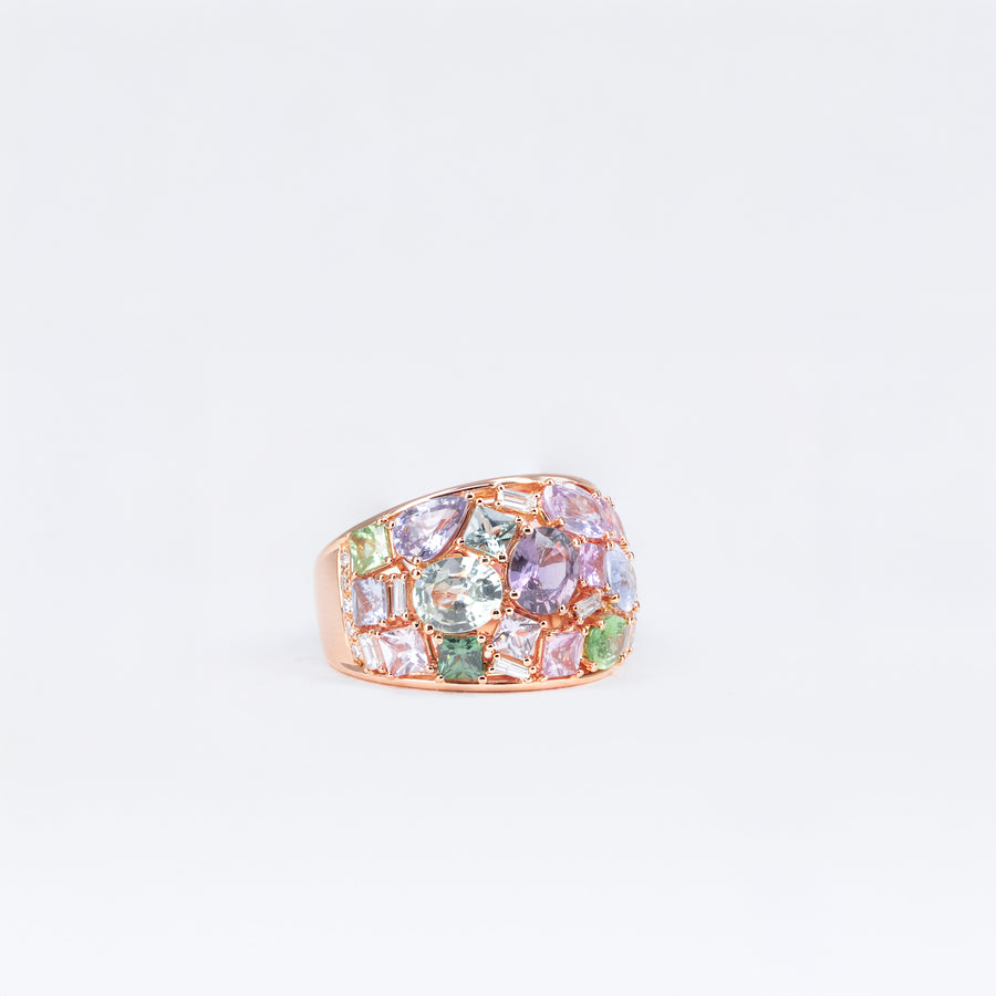 Bague or rose, saphirs multicolores et diamants