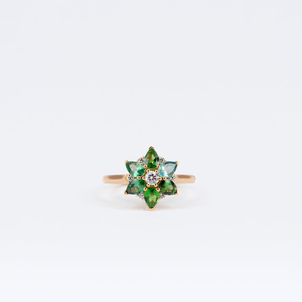 Bague Lotus en or rose, tourmalines vertes et diamants