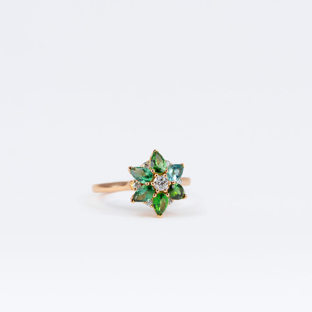 Bague Lotus en or rose, tourmalines vertes et diamants
