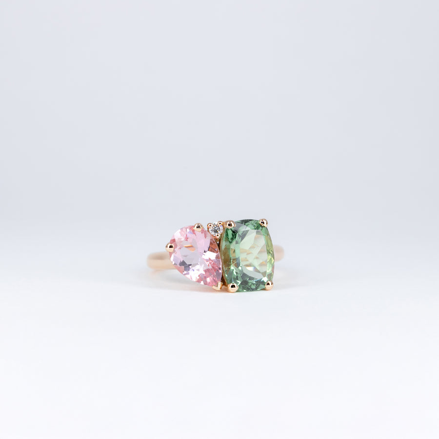 Bague or rose et tourmalines de couleur