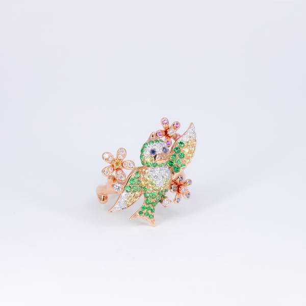 Bague or rose, diamants, saphirs et tsavorites