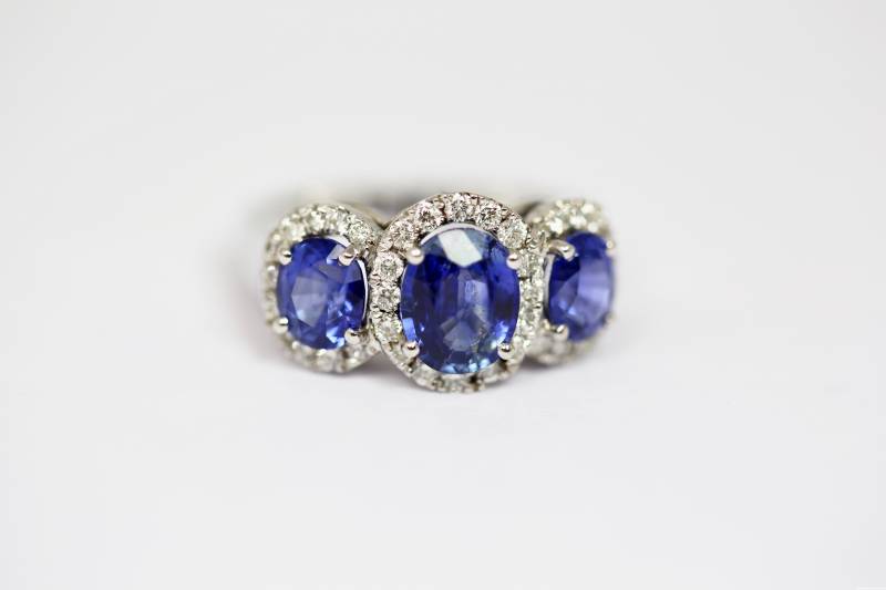 Bague or blanc saphirs bordeaux le Bouscat Pessac